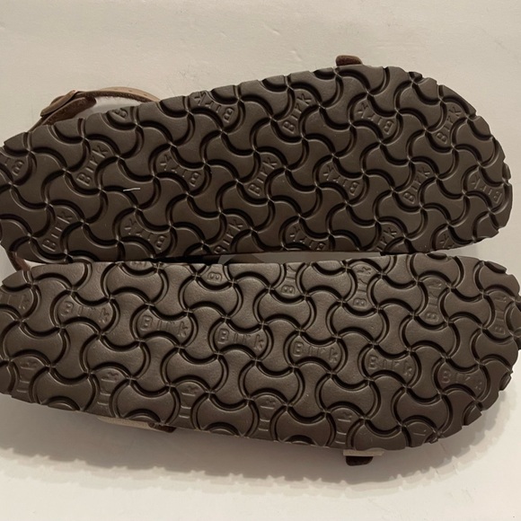 Birkenstock Womens YARA FootBed  Sandals Brown Size 40